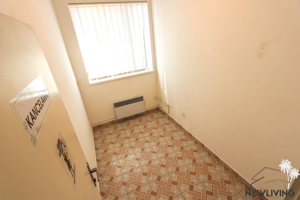 Exkluzívne na predaj polyfunkčná budova vo Vrbovom - 12