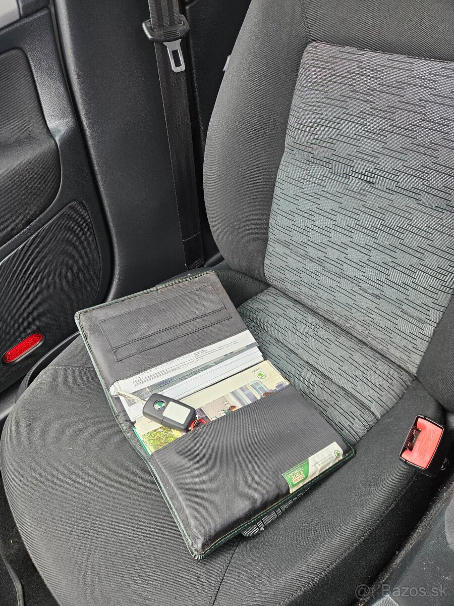 Skoda octavia 1.6tdi 77kw combi 2012 - 12