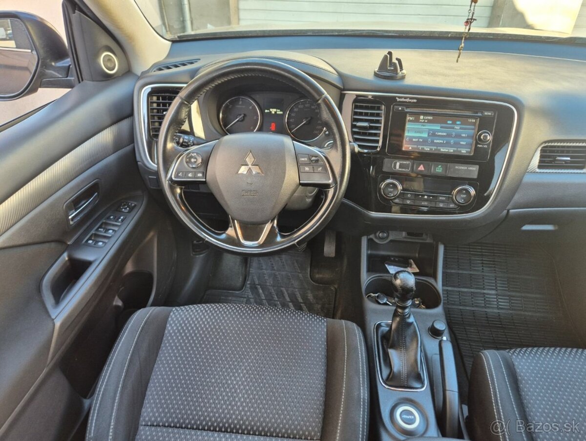 Mitsubishi Outlander 2.2D 4x4 2015 - 12