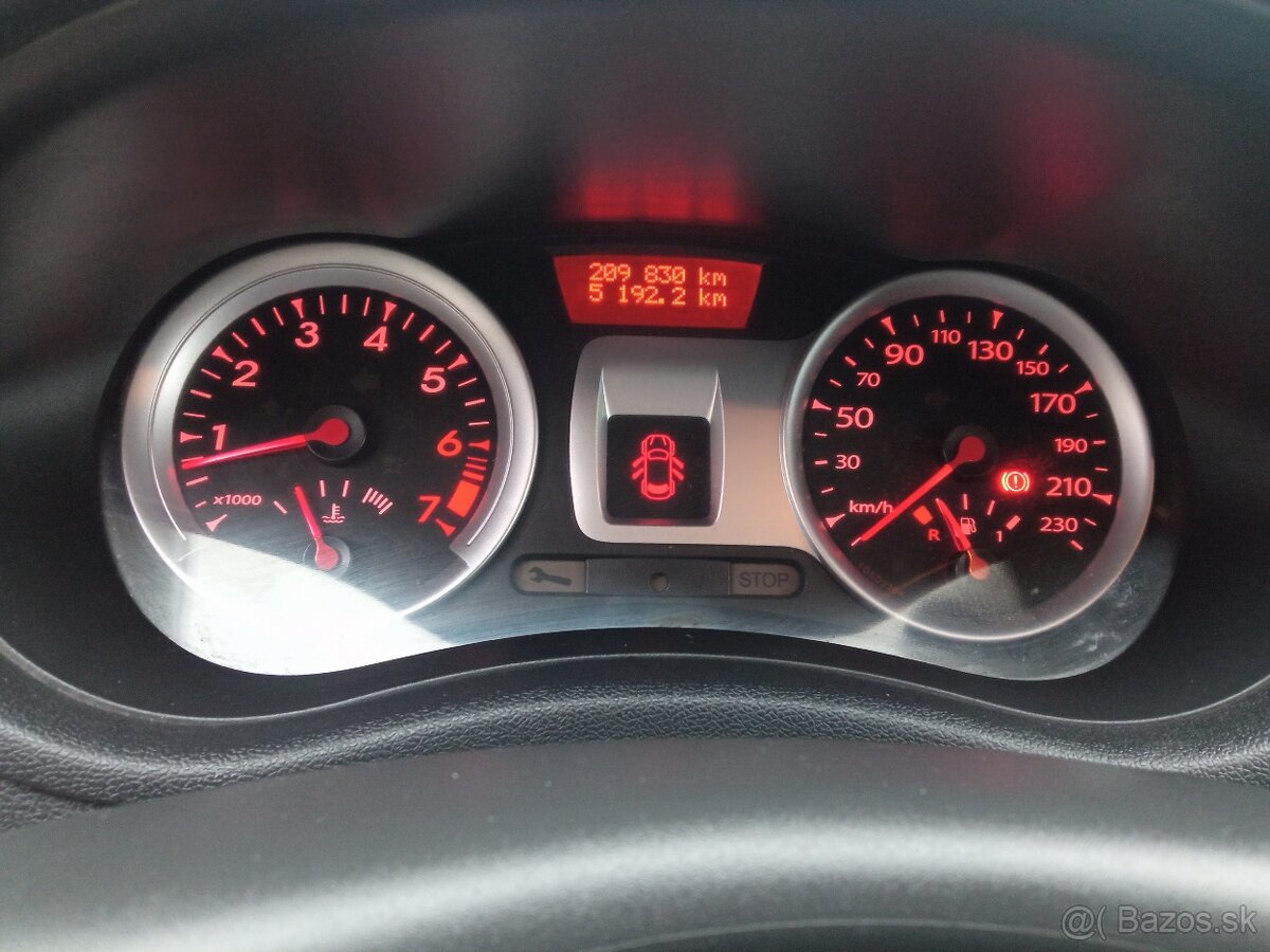 Predám Renault Clio 3 1.2 benzín 55kw r.v.2009 - 12