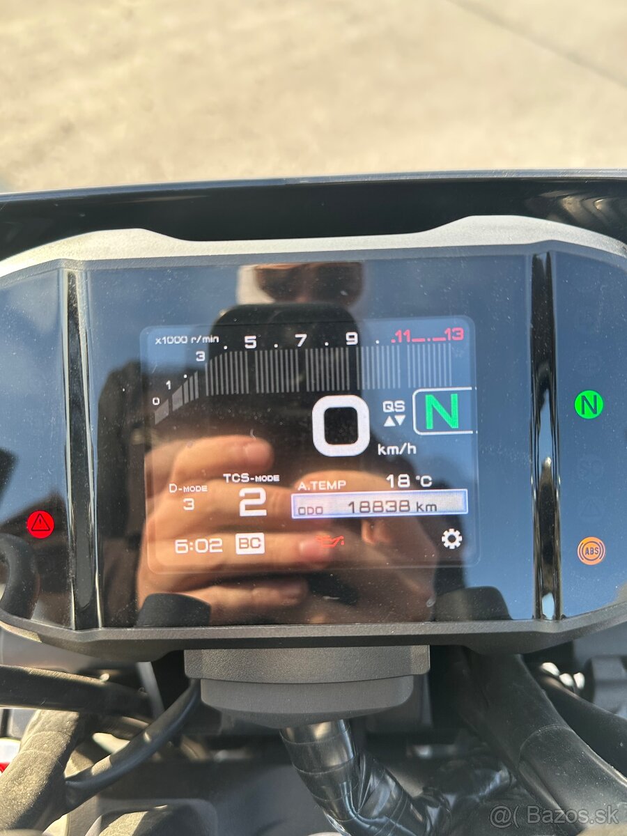 Yamaha mt 09 2023 - 12