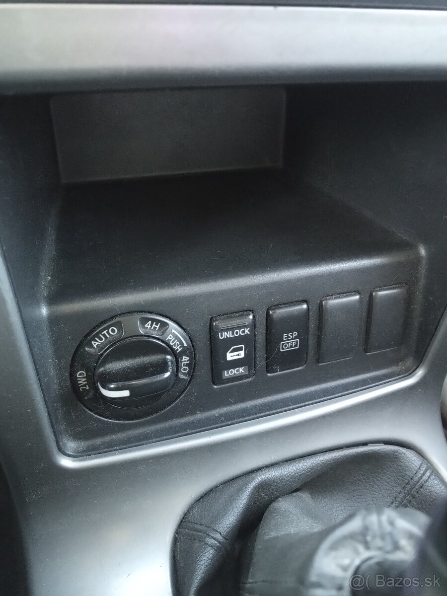 Nissan Pathfinder r51 2.5 - 12