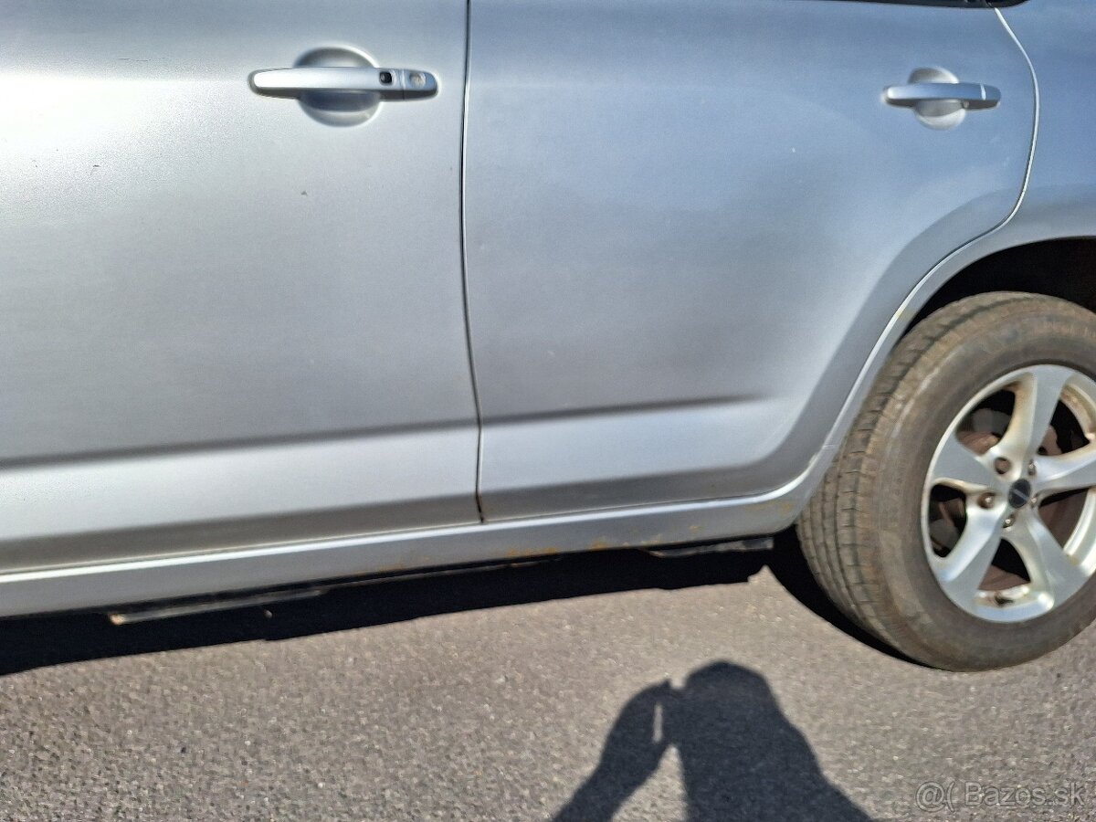 Toyota RAV4 2.2 D-4D 110kW 4x4 - 12