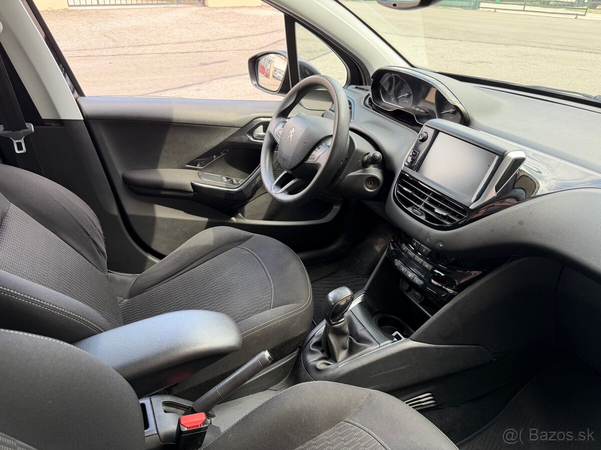 Peugeot 208 1,2i - 12