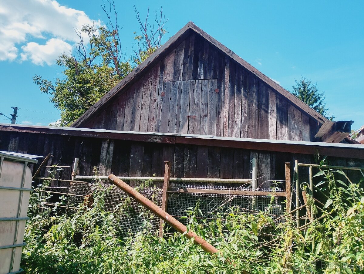 Domček na rovinatom pozemku s výmerou 1192 m2 pri Lučenci. - 12