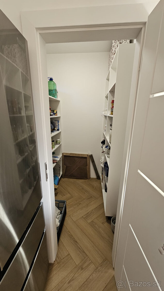 Bungalov NOVOSTAVBA v Badíne na predaj s krásnym rovinatým p - 12