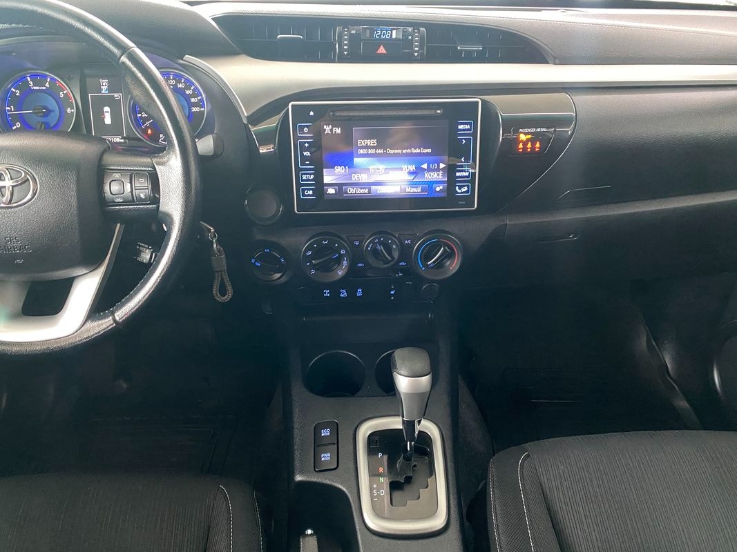 Toyota Hilux DoubleCab 2.4 D-4D A/T 4x4 - 12
