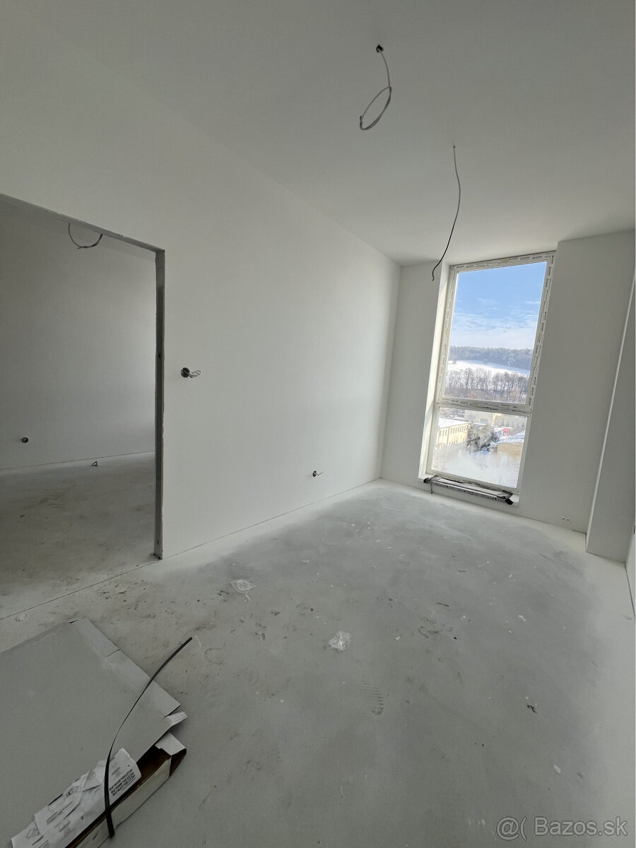 Na predaj investičný 2-izbový apartmán (nebytový priestor) v - 12