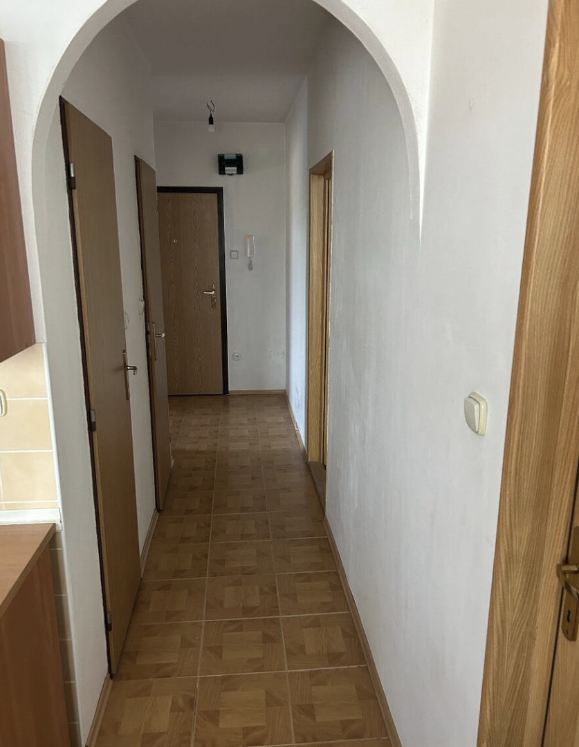 Priestranný 3-izbový byt s loggiou v centre Senca – ideálny - 12