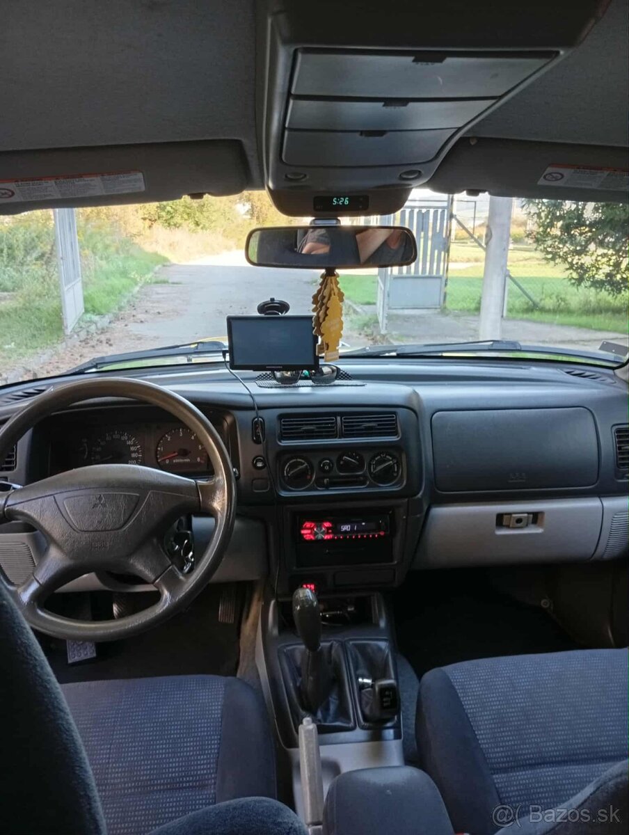 Mitsubishi Pajero sport - 12