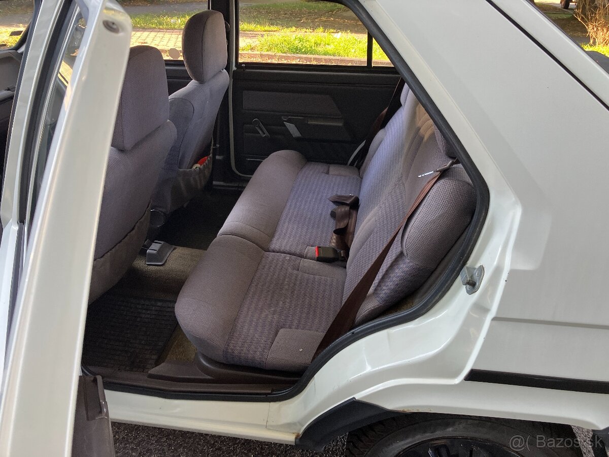 Škoda Favorit 135 LS r.v.1992 - 12