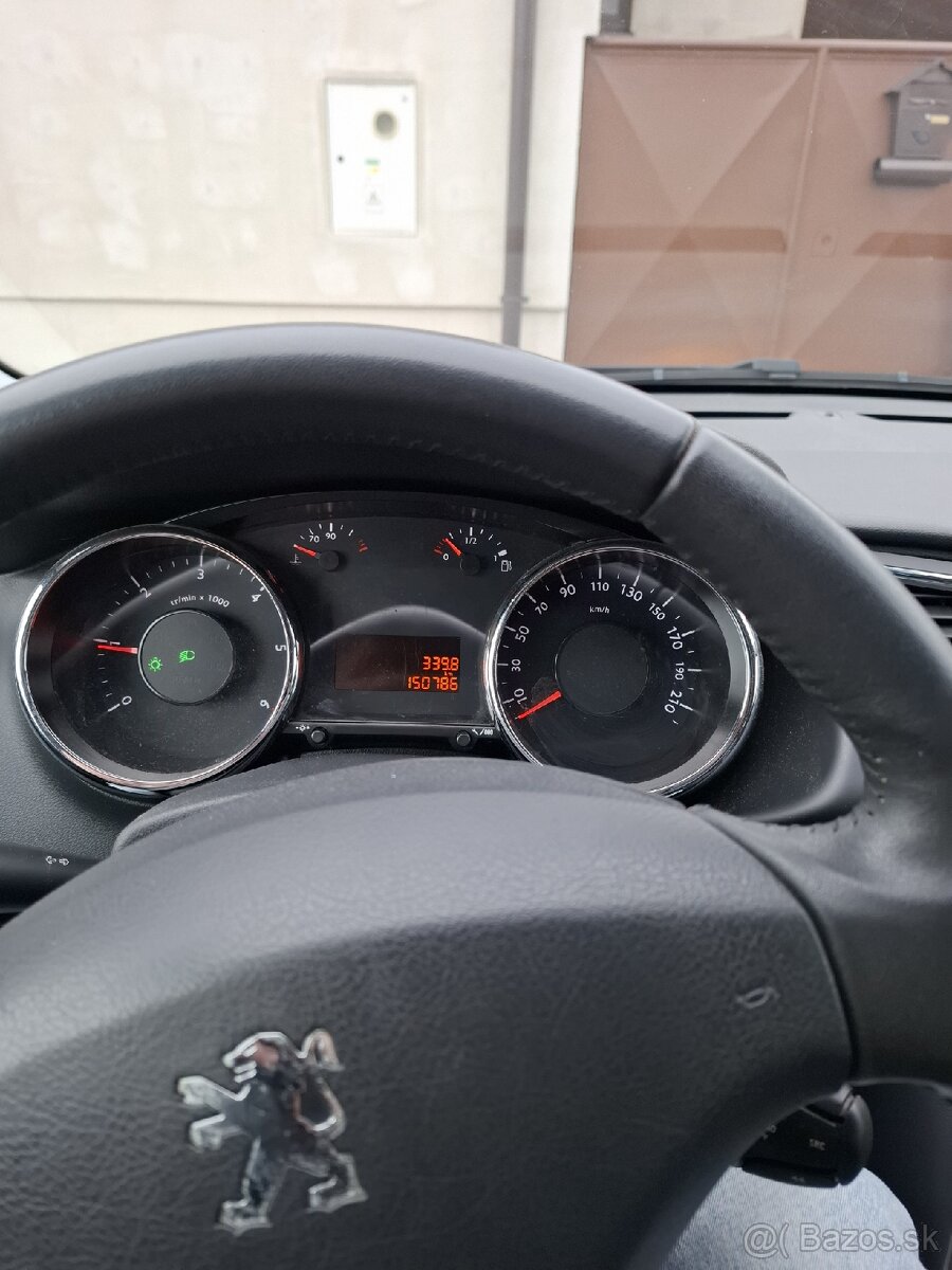 Peugeot 3008 1.6 hdi - 12