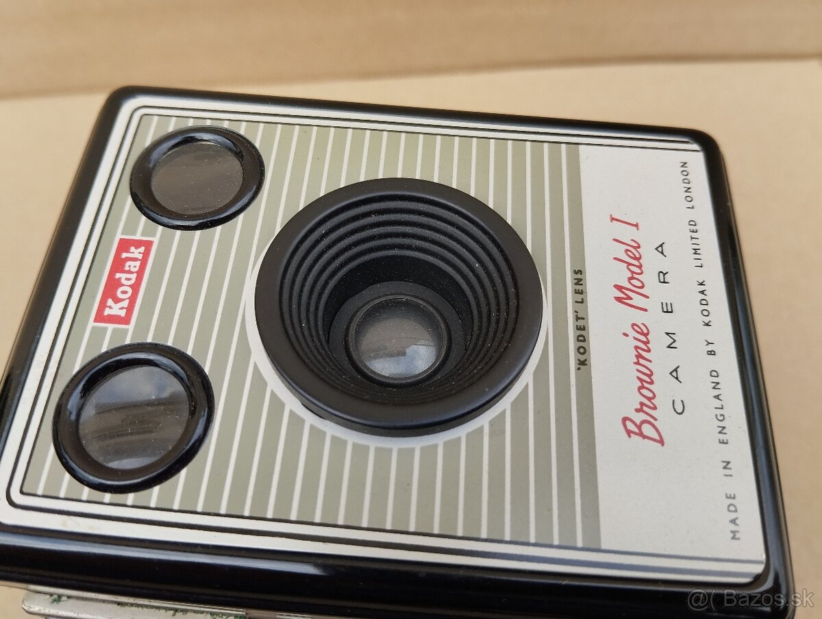 Fotoaparát Kodak Brownie + pouzdro - 12