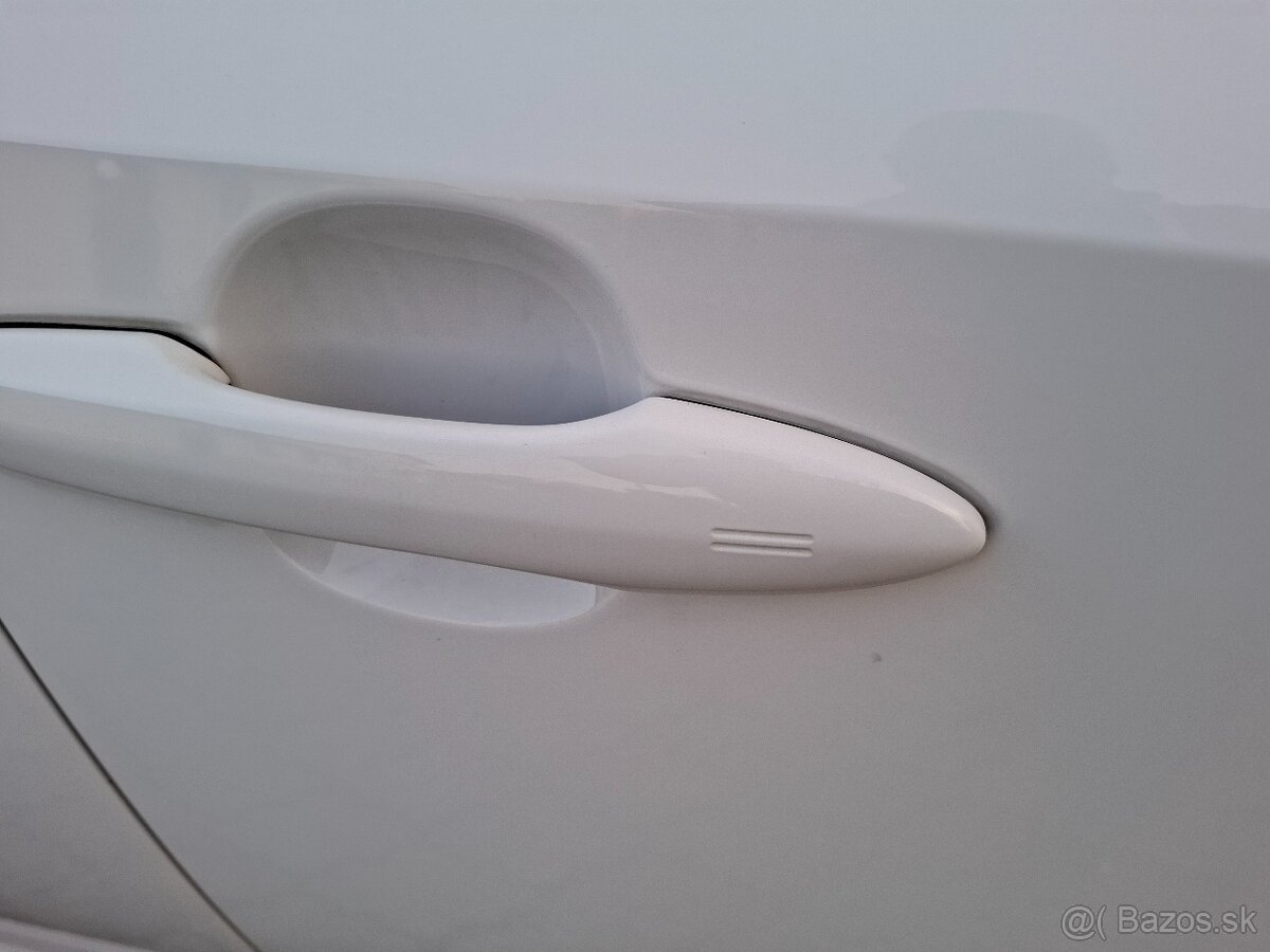 Toyota Corolla 1.8 Sport Hybrid - 12