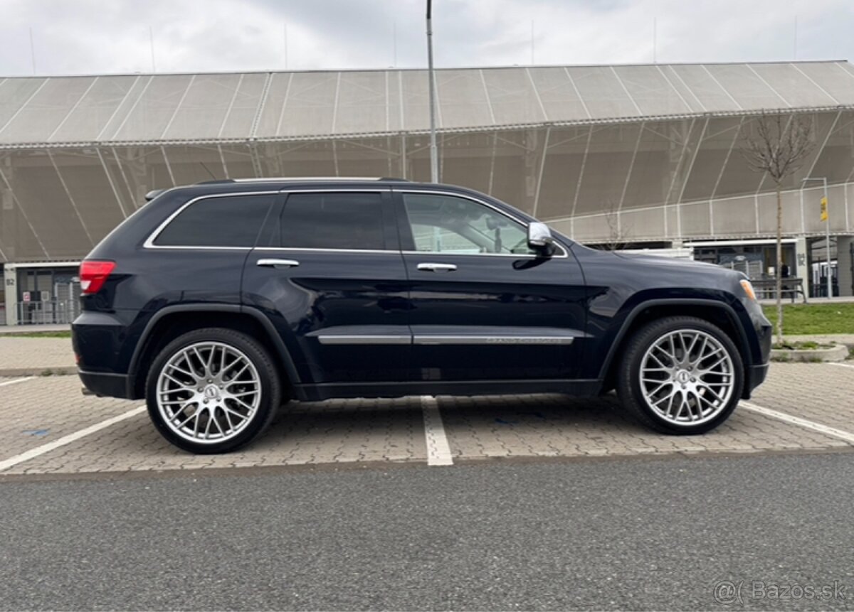 Jeep Grand Cherokee 5.7 HEMI - 12