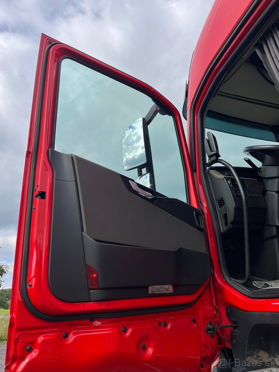 Volvo FH13 540 s hydraulickou rukou pro přepravu dřeva - 12