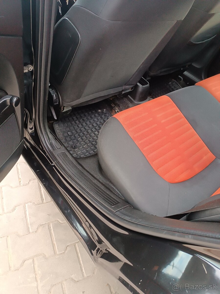 Fiat Grande Punto 1.4 benzin r.v. 2006 - 12