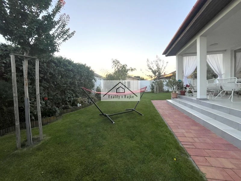 Kúzelný 3-izbový rodinný dom v Rajke - 12