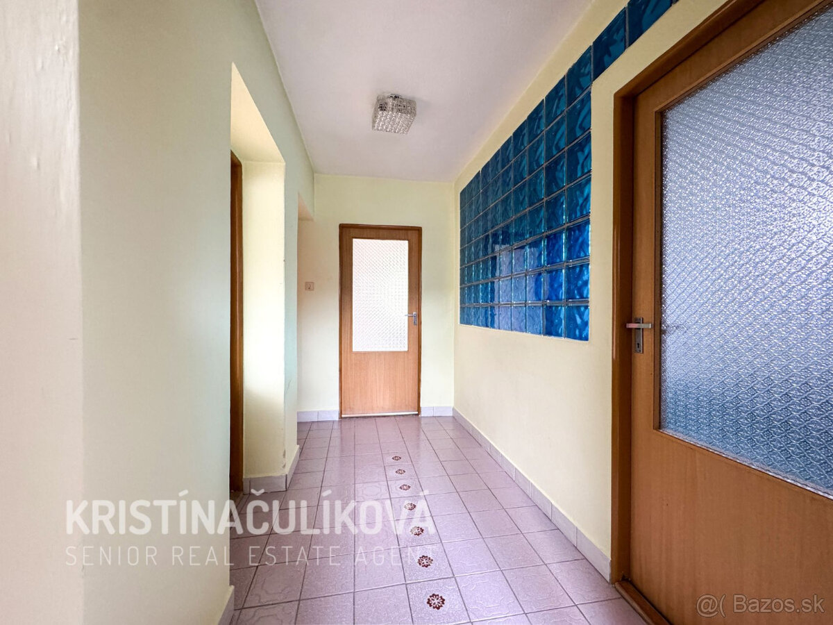 RODINNÝ DOM S GARÁŽOU, VERNÁR - 12