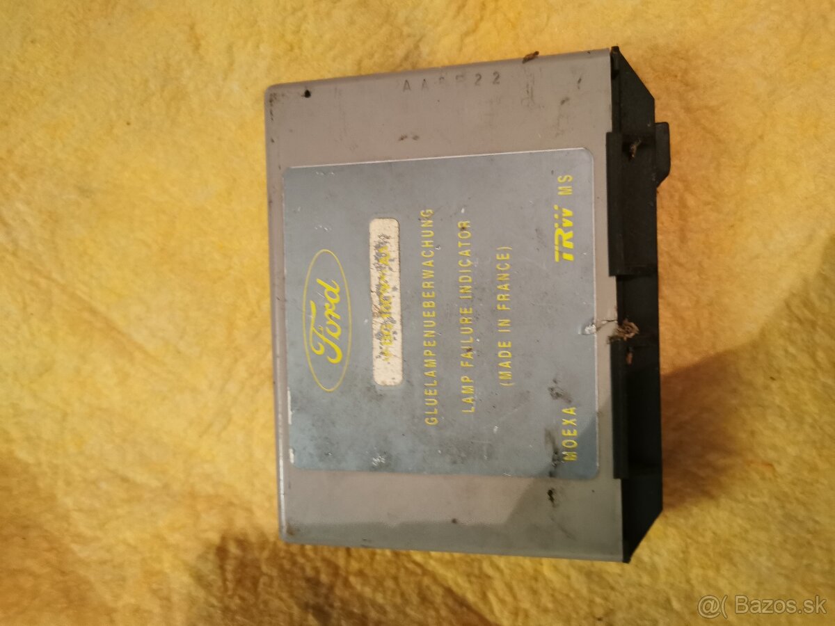 Rozpredám mondeo mk1 - 12