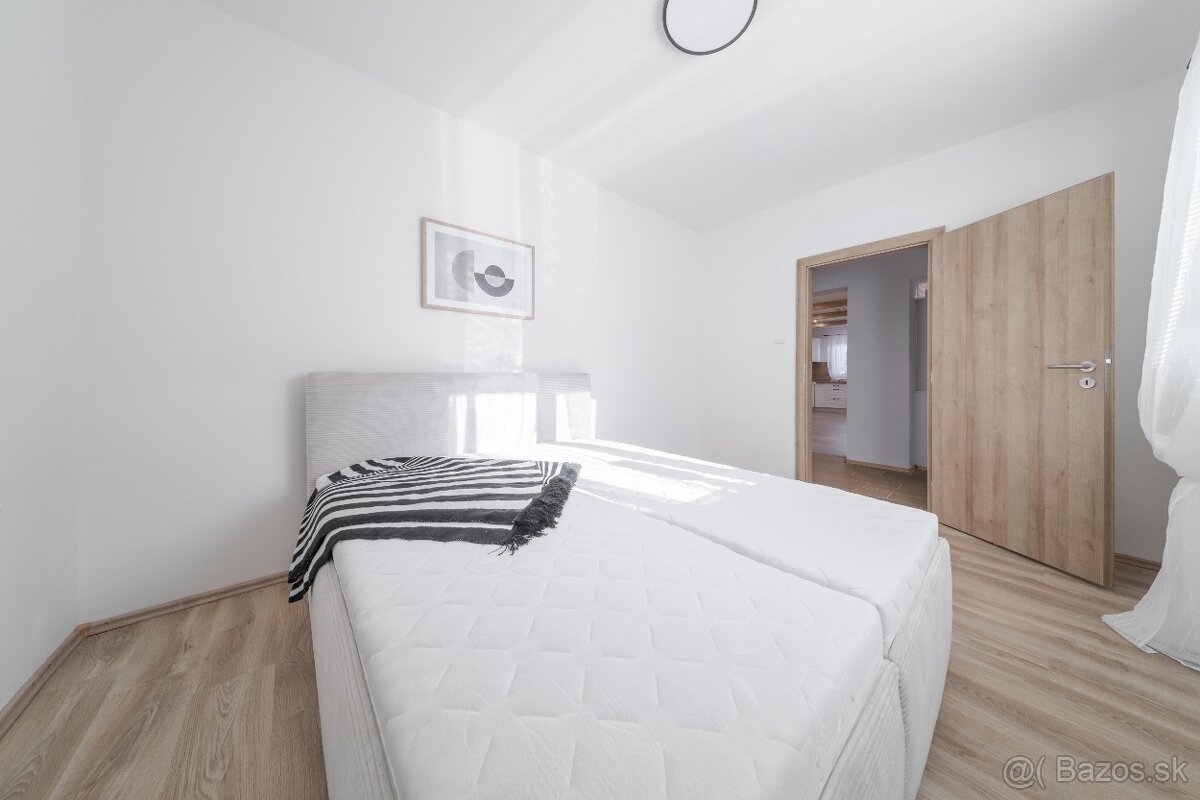 • Tehlový 2,5i RD za hranicami SR • Tornyosnémeti • - 12