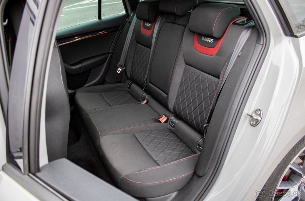 Škoda Octavia Combi 2.0 TDI RS DSG - 12