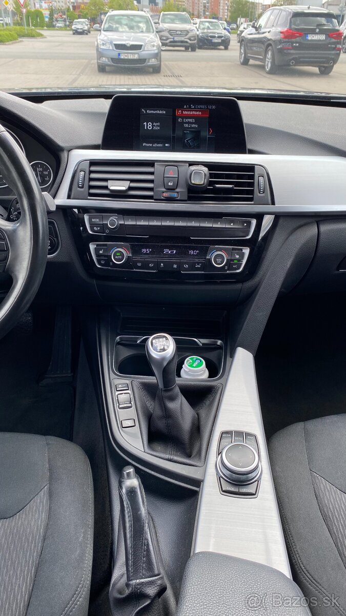 BMW rad 3 Touring 318d 2019 - 12
