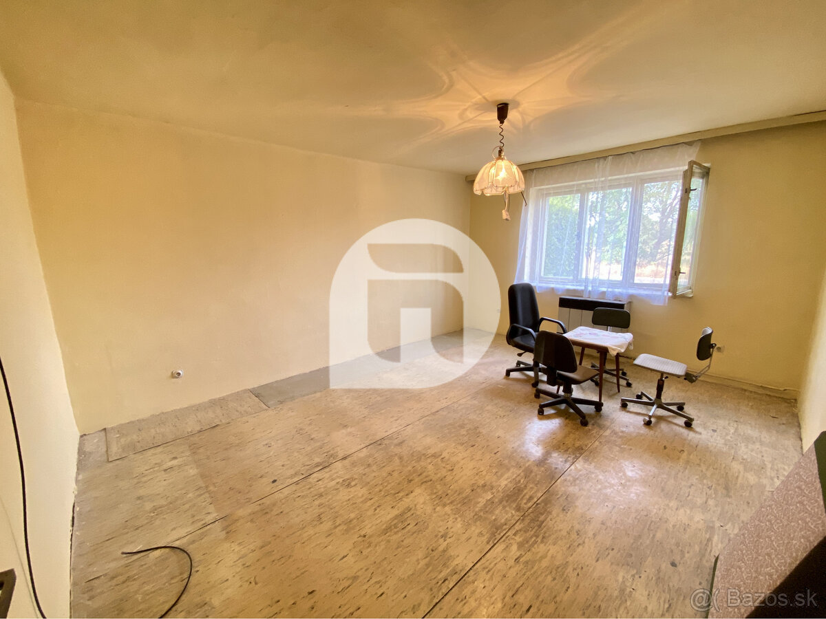 Nová cena - Predaj 4 izbový rodinný dom s pozemkom 2906 m2 v - 12