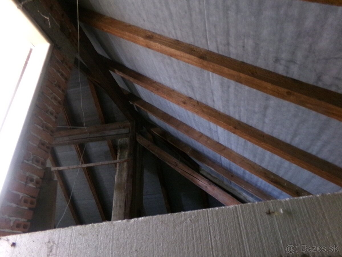 Rodinný dom blízko centra v Zlatých Moravciach - 12