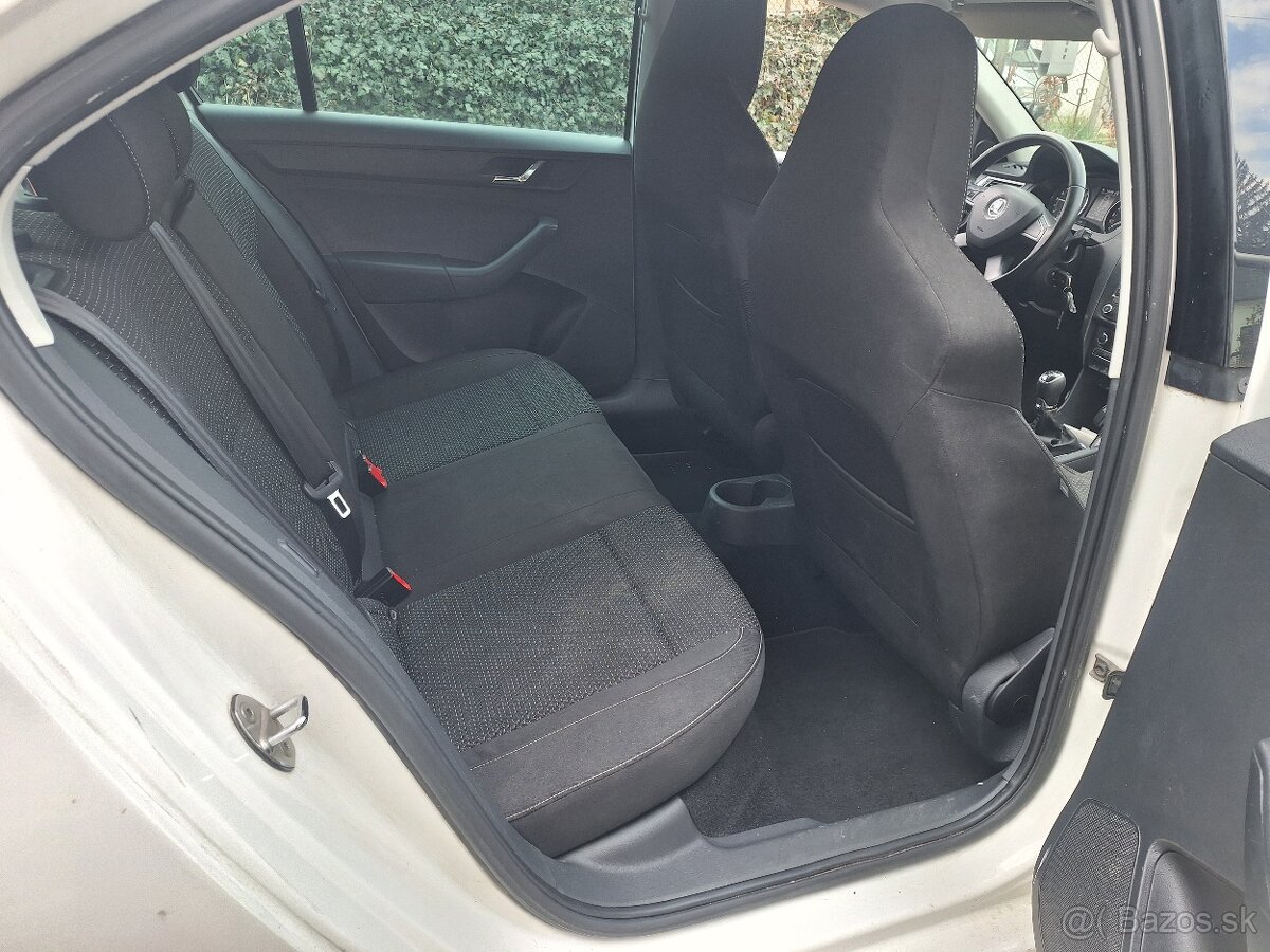 ŠKODA RAPID 1,6TDI 77KW KLÍMA NAVIGÁCIA - 12