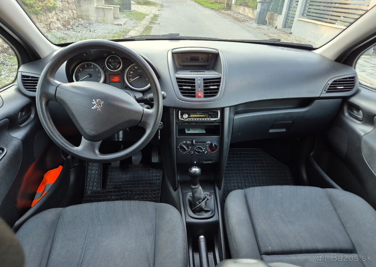 Peugeot 207 1.4 benzin - 12