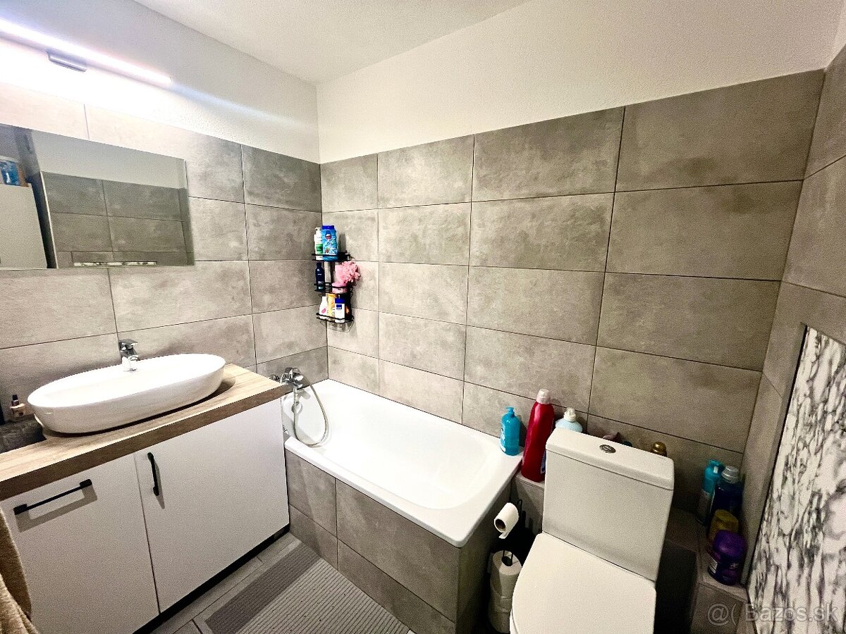 Príjemný 3 - izbový byt - Sídlisko nad jazerom - 12