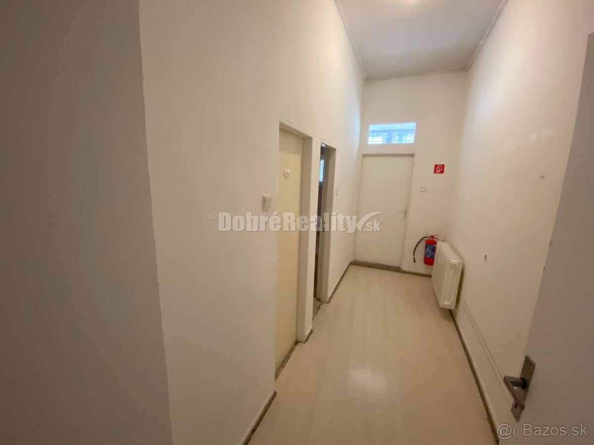 Na prenájom veľký, lukratívny komerčný priestor v centre mes - 12