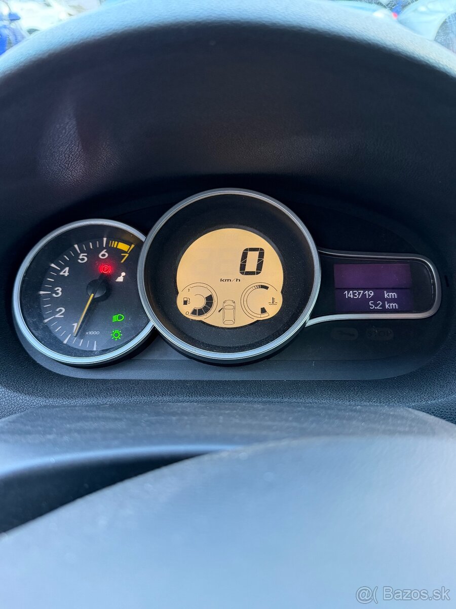 Renault Megane 1,6i - 12