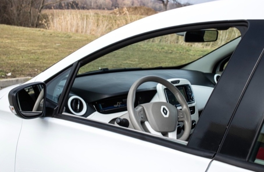 RENAULT ZOE R110 Z.E. 40 - 12