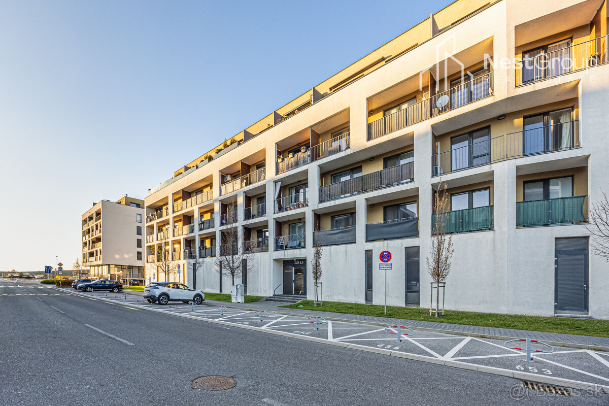 REZERVOVANÉ SLNEČNÝ 1-IZBOVÝ BYT 36 m2 S BALKÓNOM, SLNEČNIC - 12