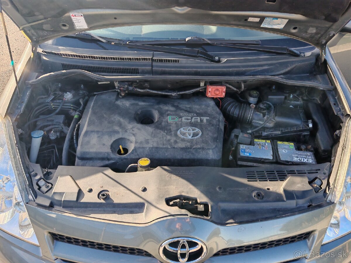 Toyota Corolla Verso - 12