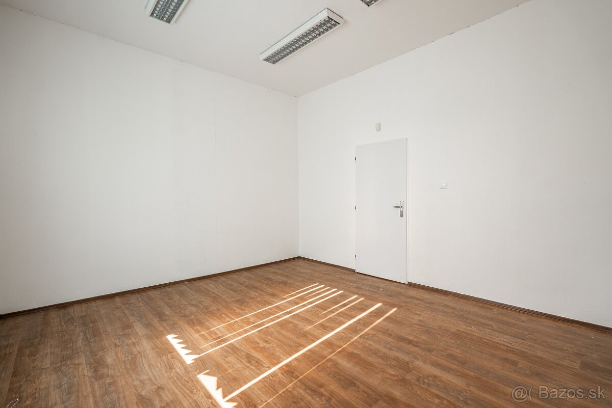 Obchodný priestor Šahy na predaj - 12