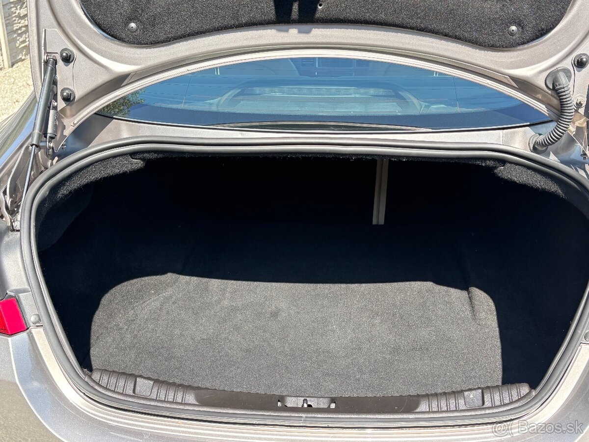 Jaguar XF 2.7D V6 Premium Luxury - 12