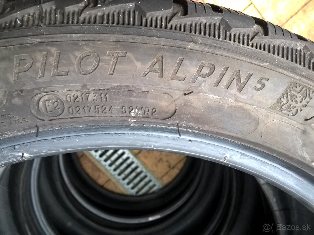 4 ks ZIMA 235/45 R18 98V MICHELIN 5 mm 2023 - LEN 100€/sada - 12