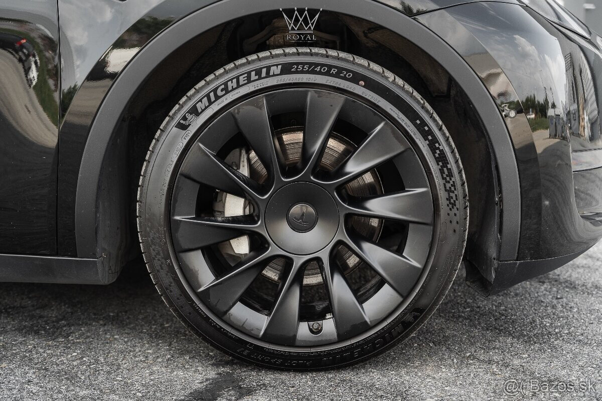 Tesla Model Y Performance Long Range Dual Motor AWD 393kW - 12