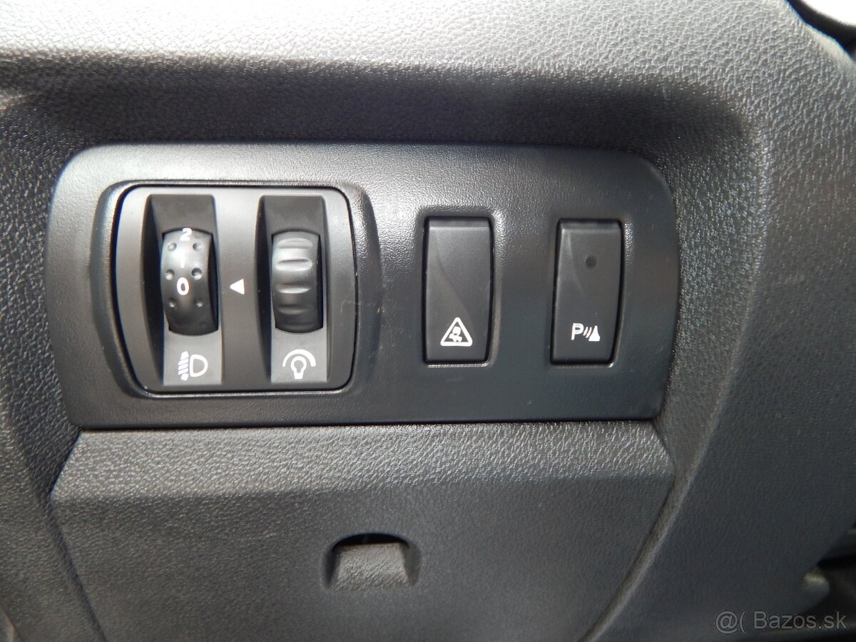 Renault Fluence 1.6 16V Confort - 12