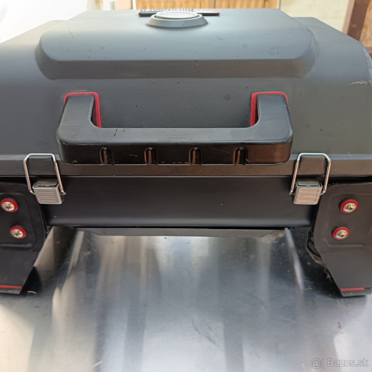 Gril prenosny karavan na plynove kartuse Char-Broil - 12