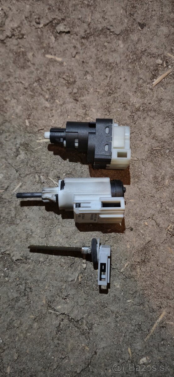 Predám diely z Audi A4 B6 avant - 12