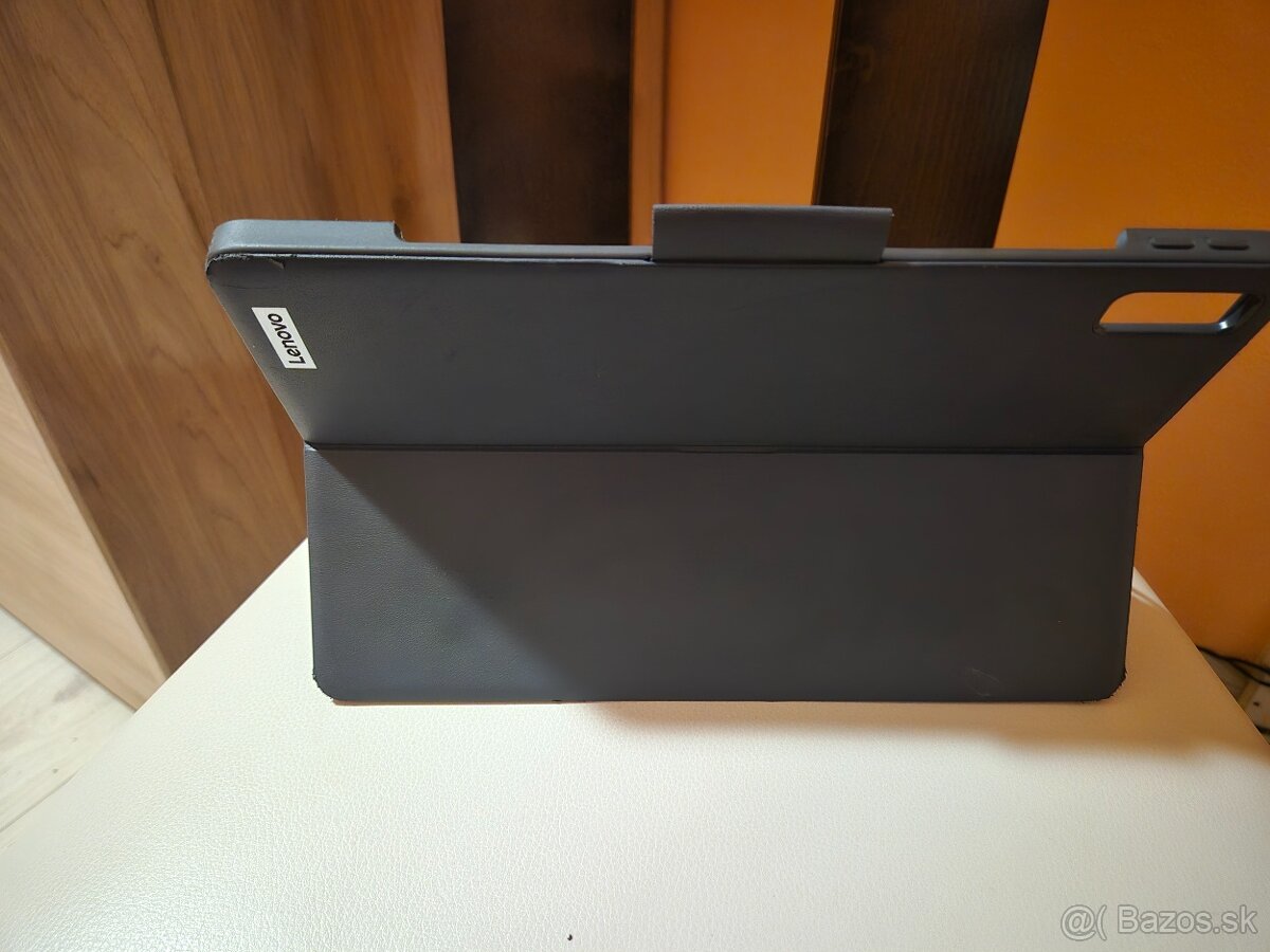 Ponukam napredaj lenovo p11 - 12