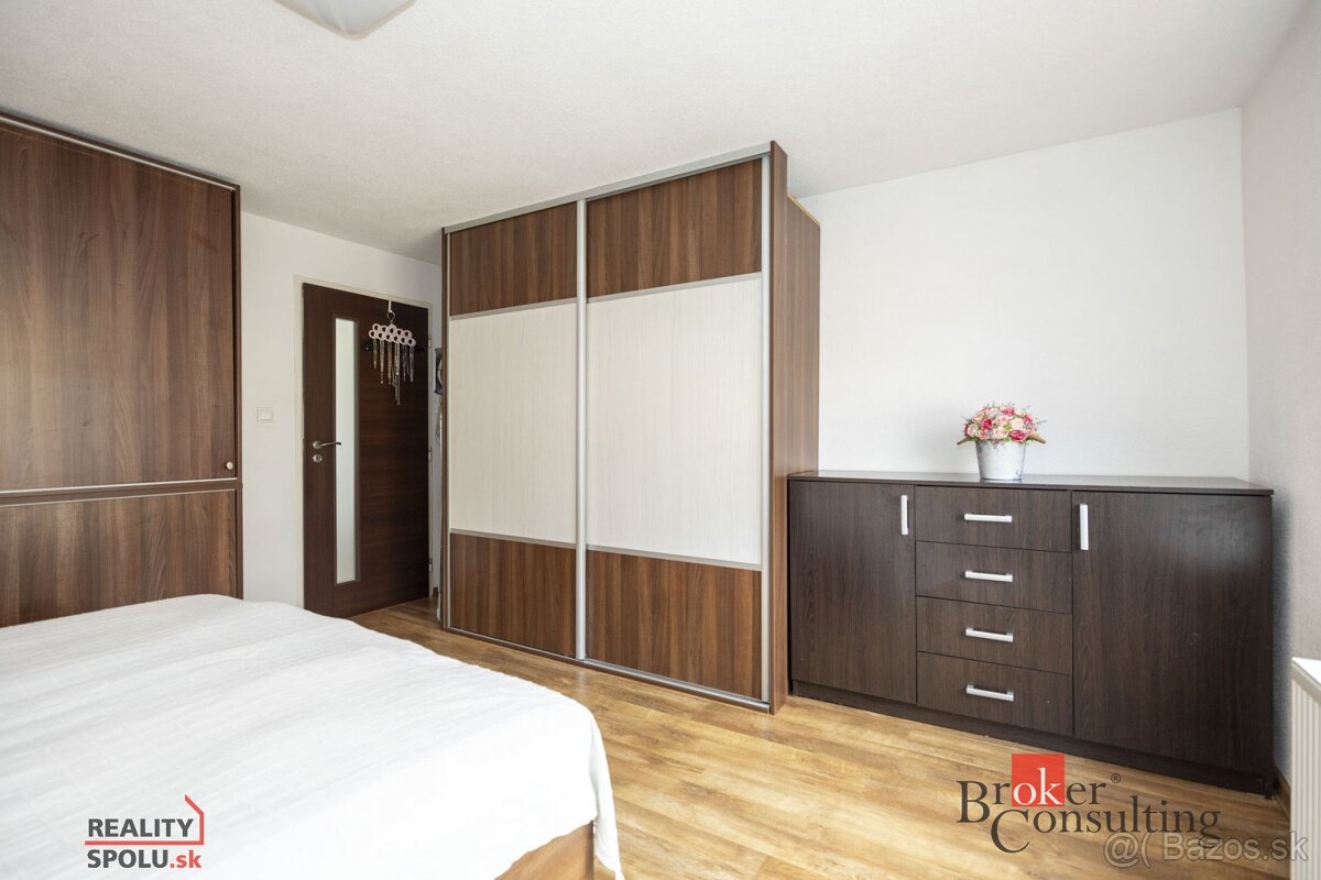 Na predaj kompletne zrekonštruovaný rodinný dom so záhradou - 12