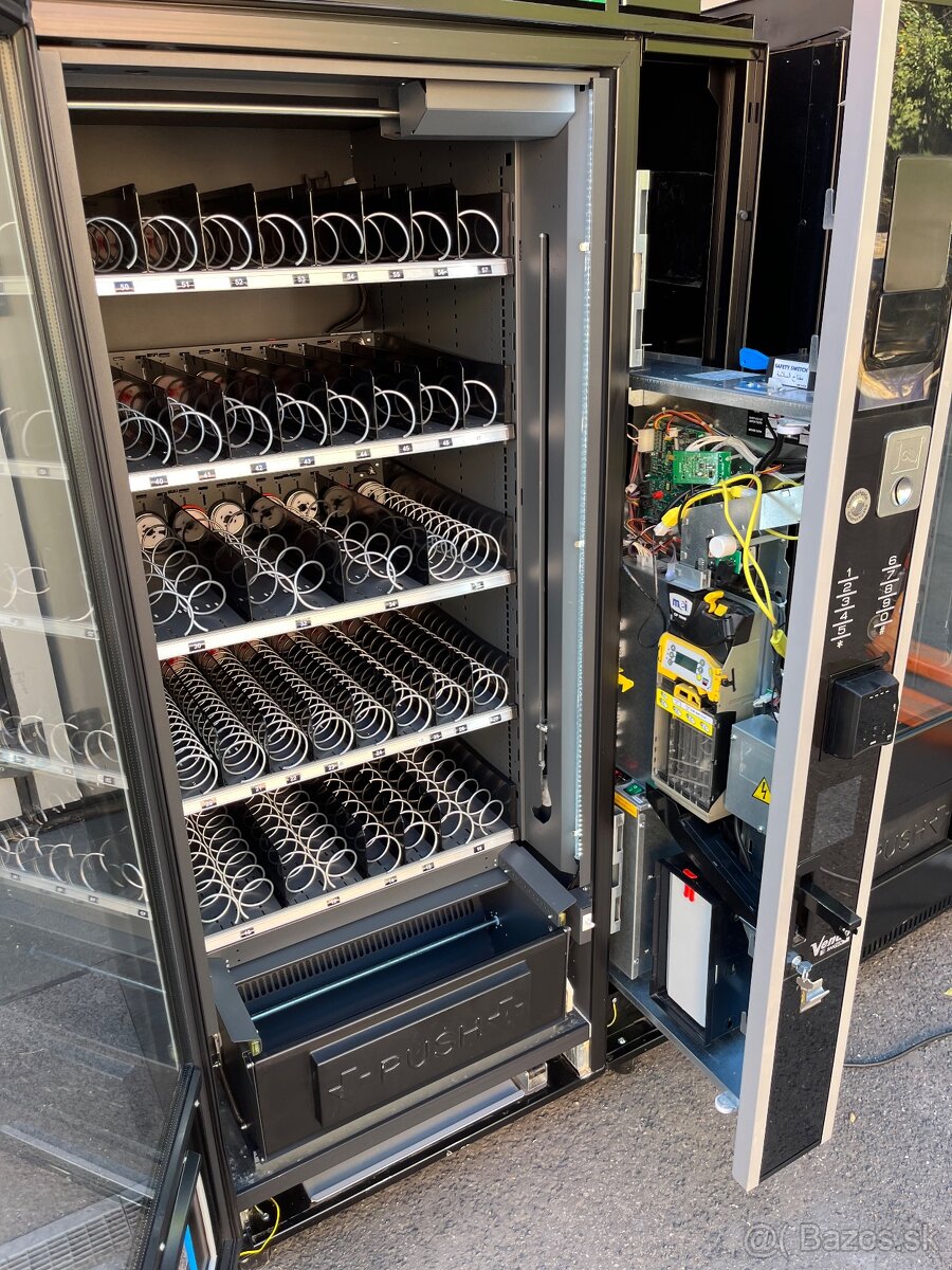 Predam predajný automat Vendo Sanden - 12