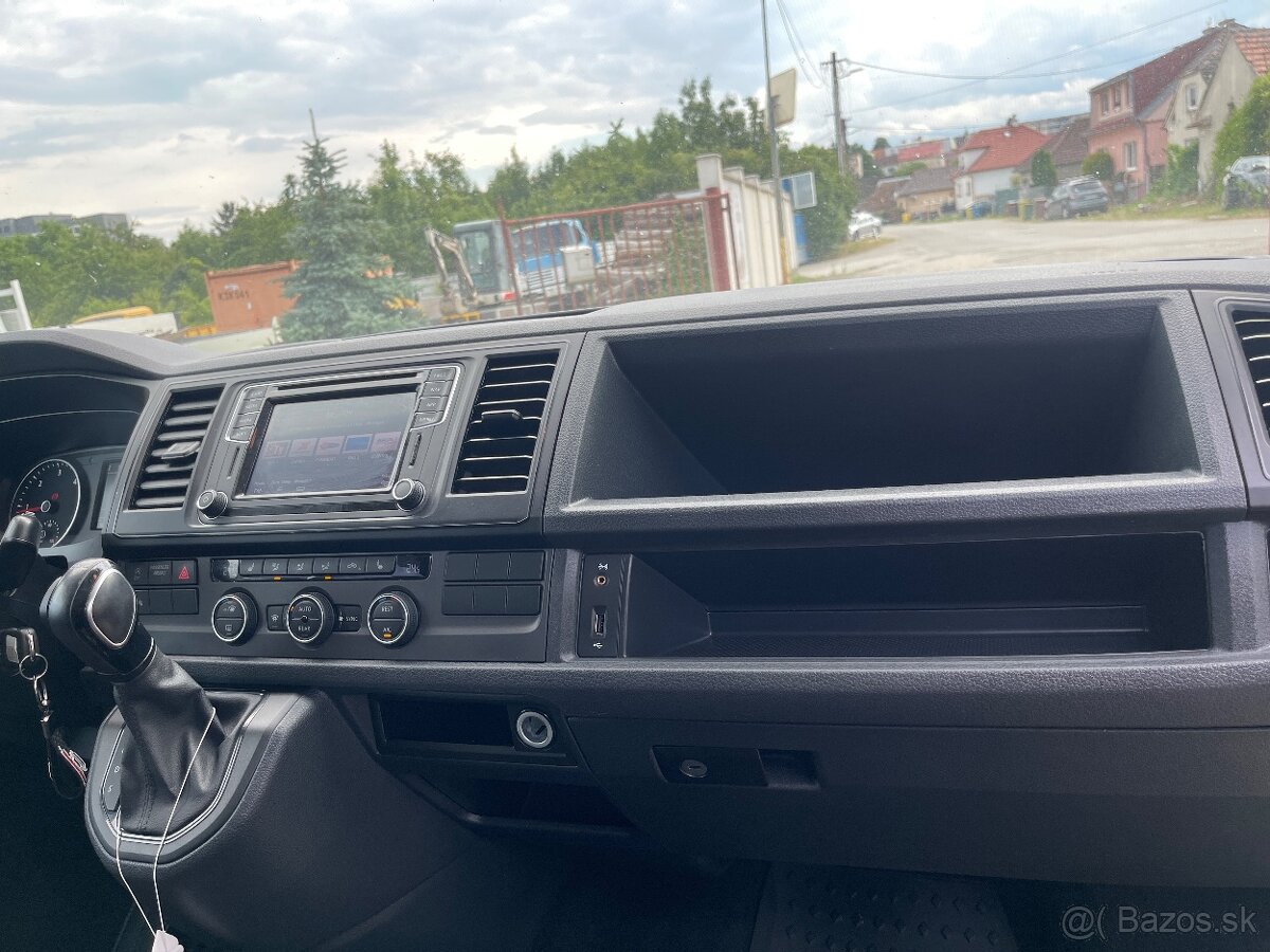 Volkswagen Caravelle T6 - 12