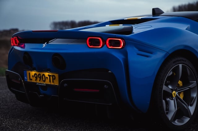 Ferrari SF90 Stradale | BBR 1/18 - 12