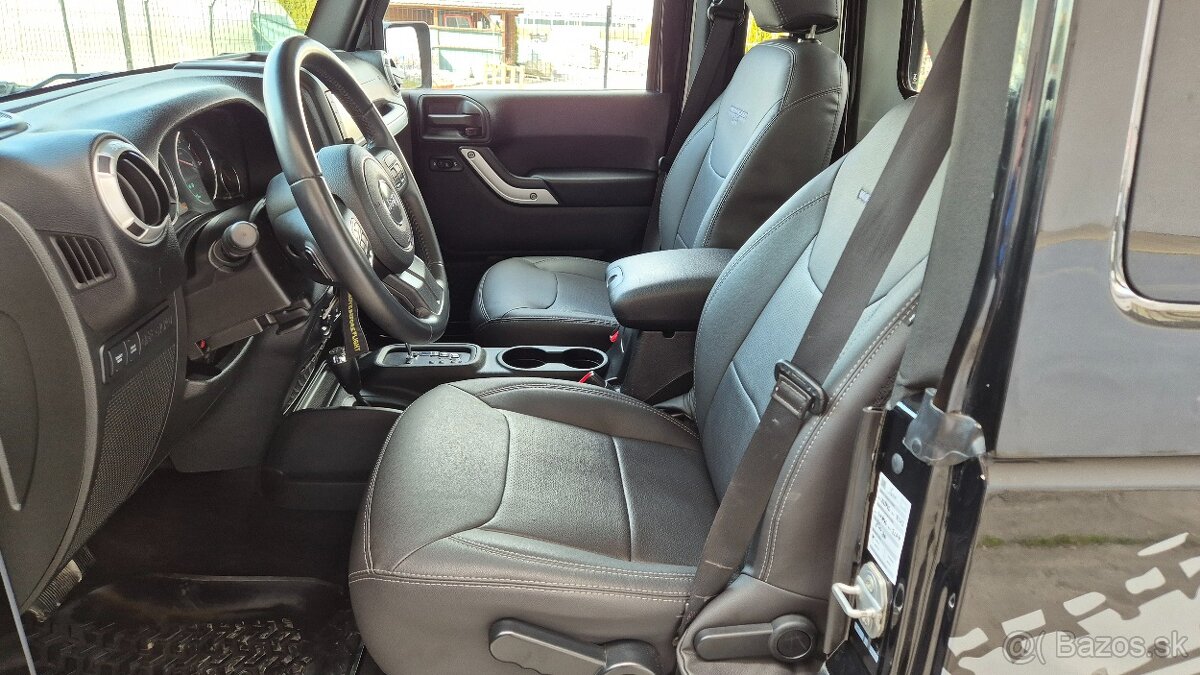 Jeep Wrangler 2.8 CRD Rubicon A/T - 12